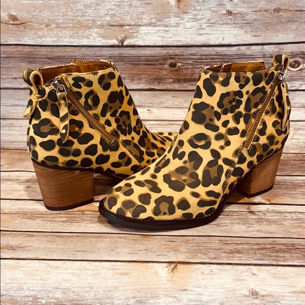 NIB Aqua College Nancy Bootie